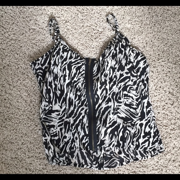 American Rag Top 🛍 - Picture 2 of 3